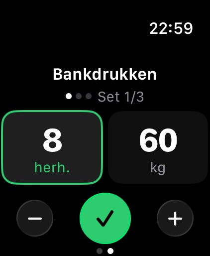 Evolvea op de Apple Watch: een set bankdrukken, 8 herhalingen met 60 kg, klaar om af te vinken om de pols